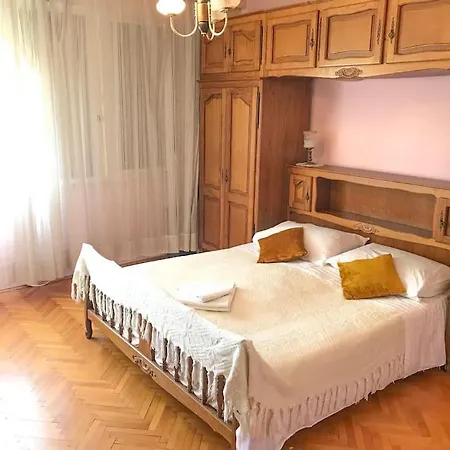 Appartamento Specious - Center Of *